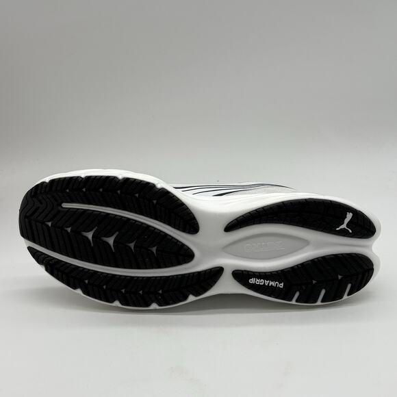 Athletic_Shoes